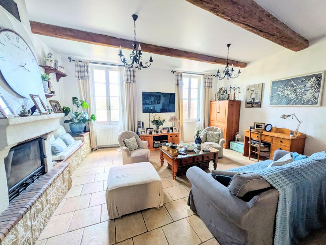 TRANS-EN-PROVENCE COUP DE COEUR ASSURE - Charmante maison de village avec grand garage et jardin 5