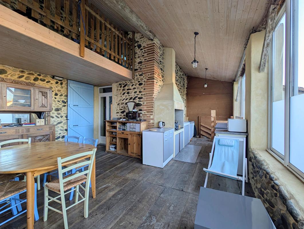 COULADERE Couladère maison de village rénovée de 122 m2 avec annexes 13