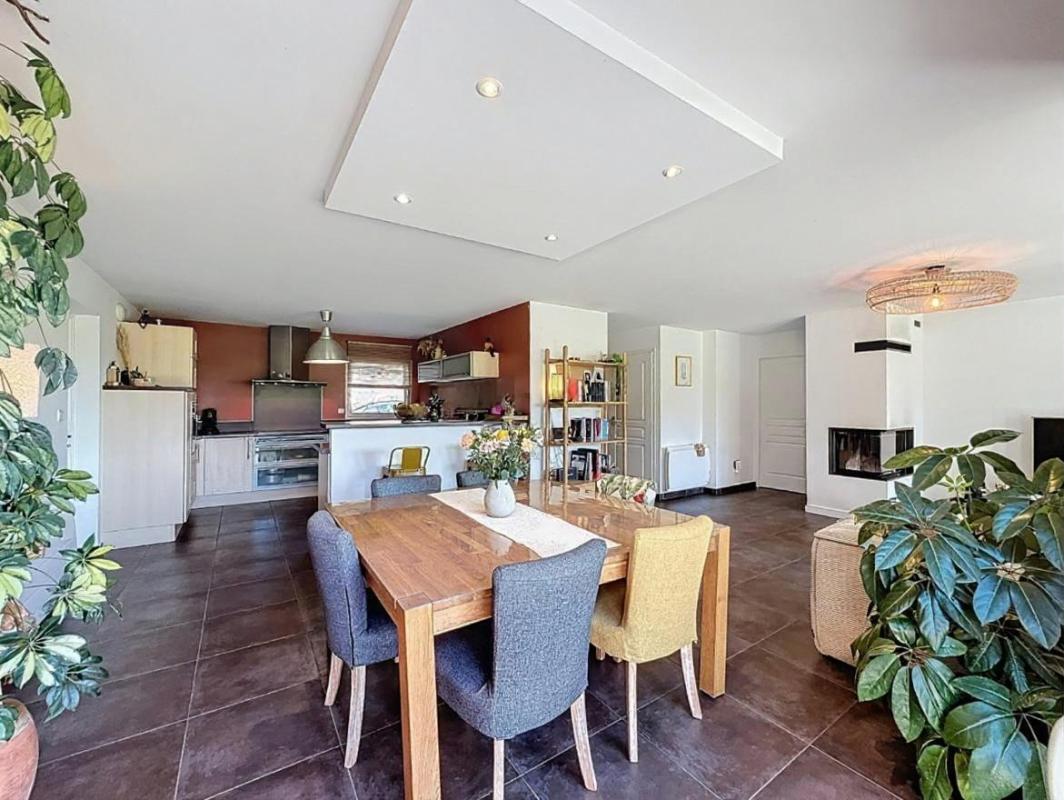 PLOEREN Elégante maison familiale de 175 m², 6 chambres, aux portes de Vannes. PLOEREN 5