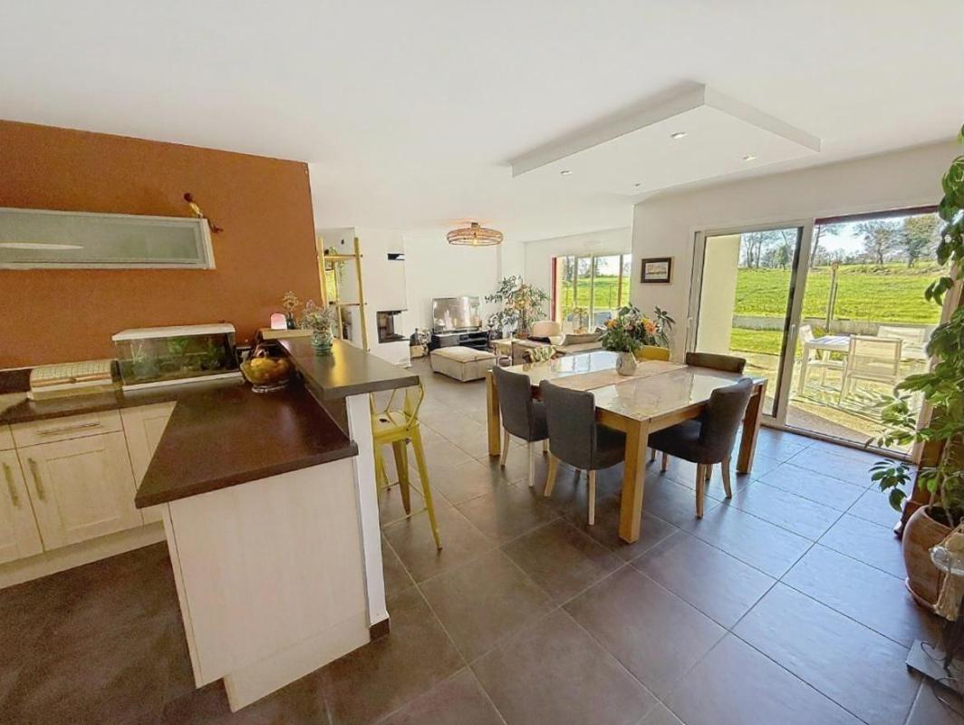 PLOEREN Elégante maison familiale de 175 m², 6 chambres, aux portes de Vannes. PLOEREN 6