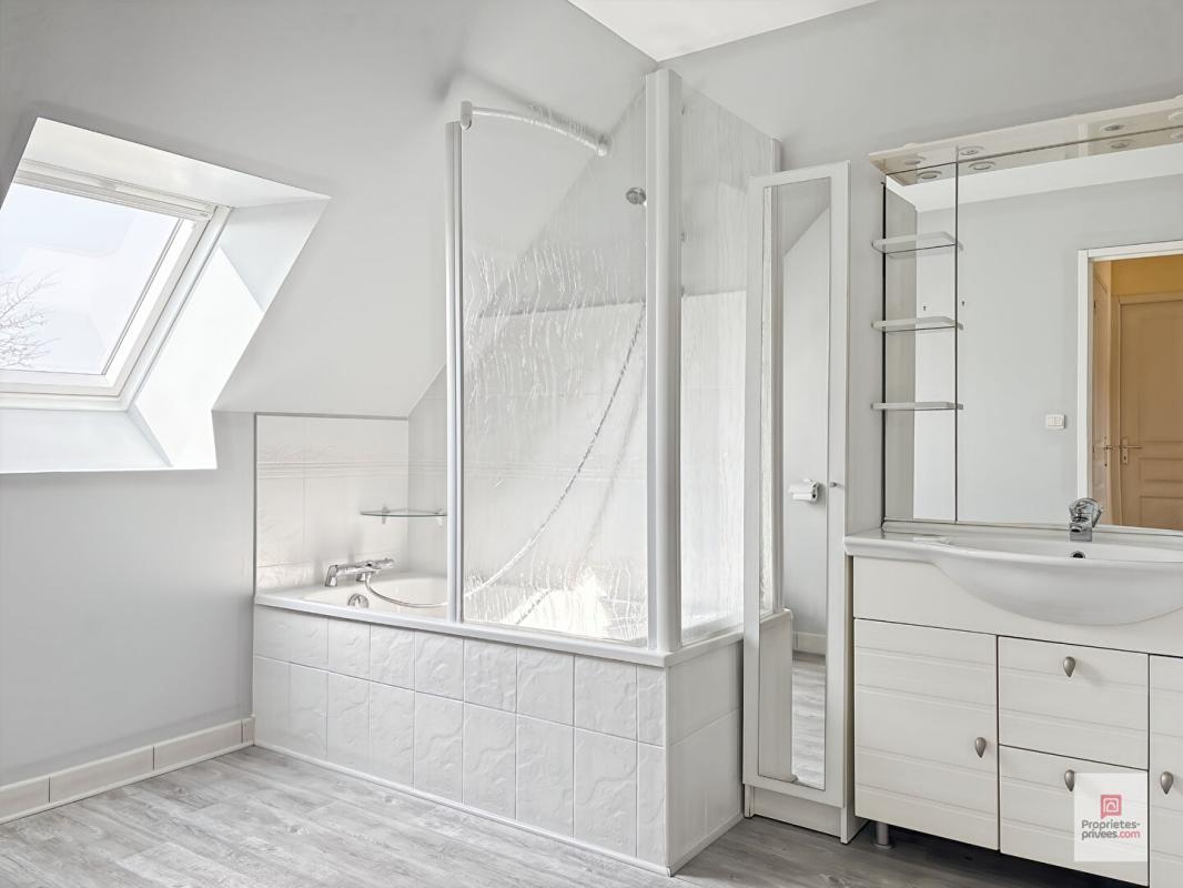 SABLE-SUR-SARTHE Maison Sable Sur Sarthe 6 pièce(s) 120.05 m2 12