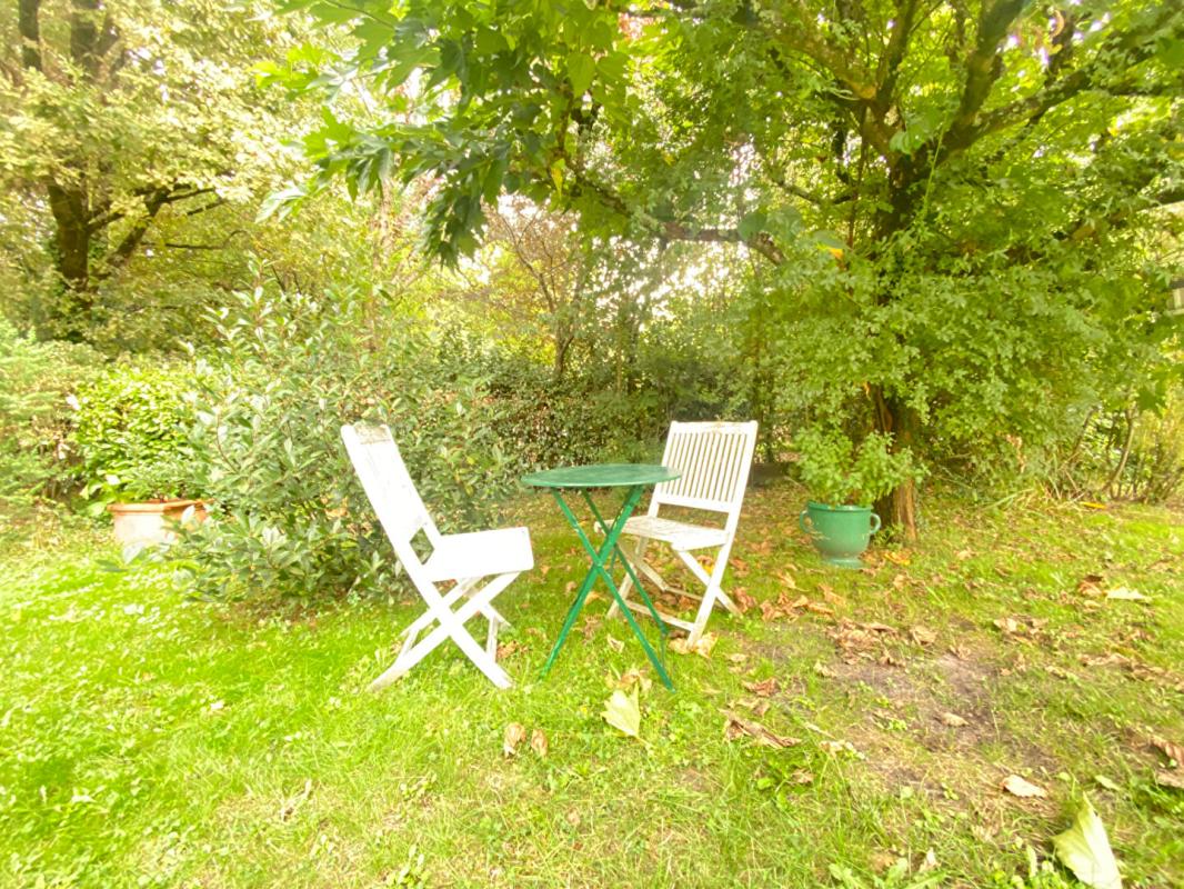 EYSINES Belle maison de 4 ch sur magnifique jardin dans un quartier résidentiel d'Eysines, intra rocade 210 m2 12