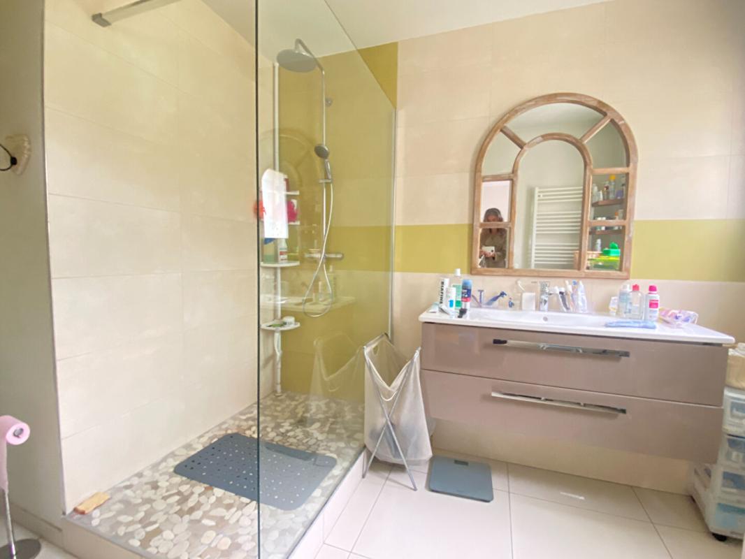 EYSINES Belle maison de 4 ch sur magnifique jardin dans un quartier résidentiel d'Eysines, intra rocade 210 m2 13