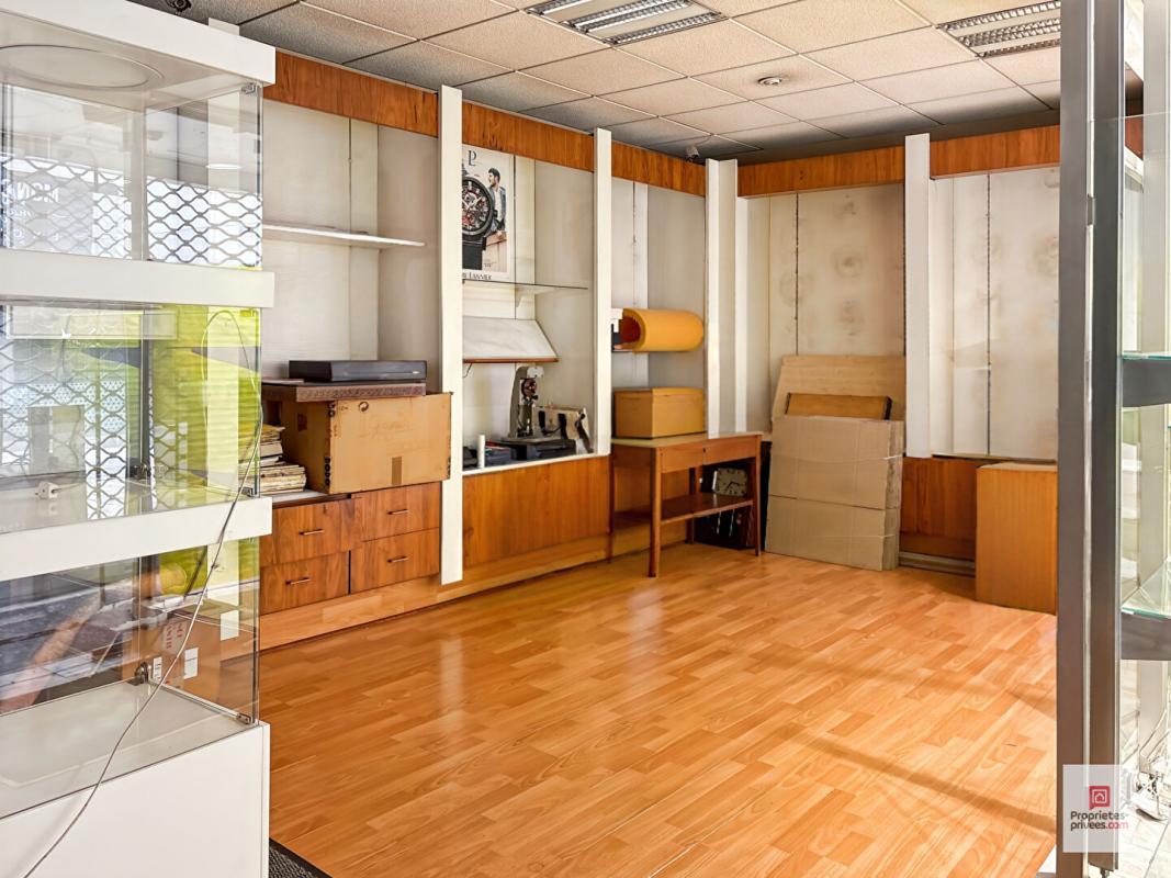 SABLE-SUR-SARTHE Maison et local commercial- Sable Sur Sarthe 8 pièce(s) 162 m2 12