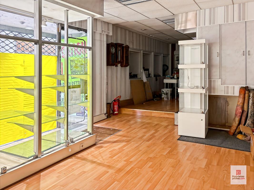 SABLE-SUR-SARTHE Maison et local commercial- Sable Sur Sarthe 8 pièce(s) 162 m2 13