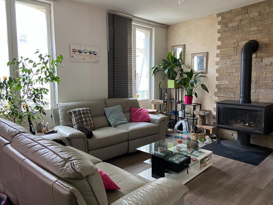 SABLE-SUR-SARTHE Maison et local commercial- Sable Sur Sarthe 8 pièce(s) 162 m2 2