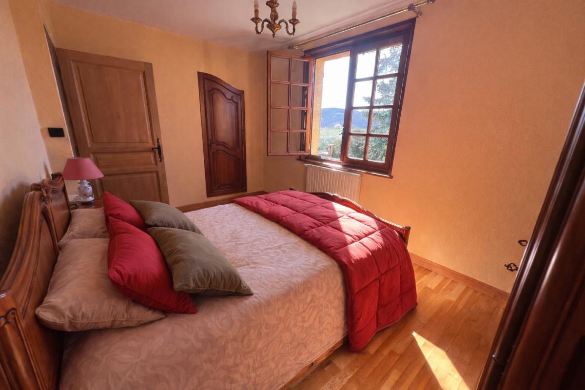 LETRA LETRA 69620 . Maison 8 pièces 190 m2 sur terrain de 1955m2 avec piscine et hangar 10