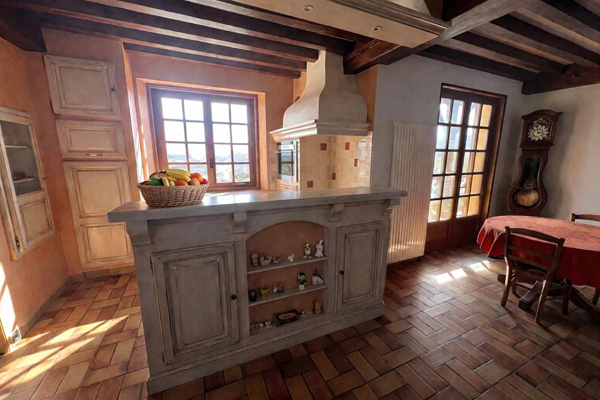 LETRA LETRA 69620 . Maison 8 pièces 190 m2 sur terrain de 1955m2 avec piscine et hangar 9