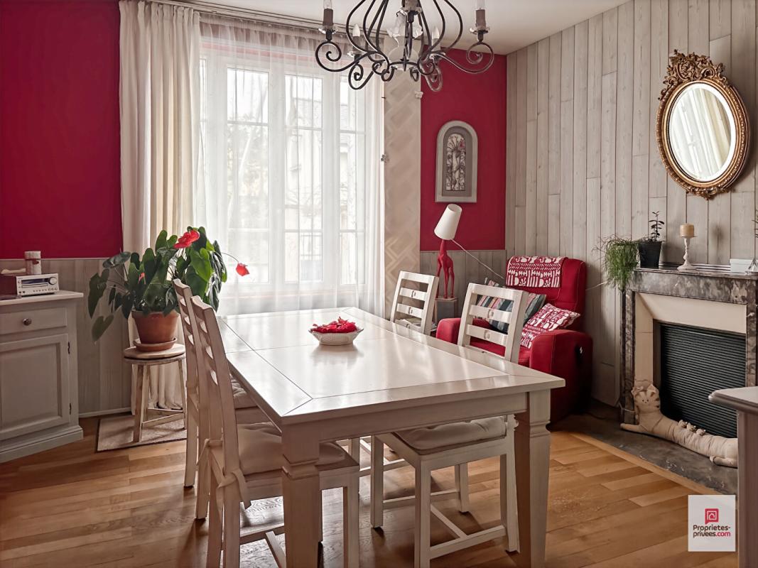 SABLE-SUR-SARTHE Maison Sable Sur Sarthe 8 pièce(s) 128.10 m2 2