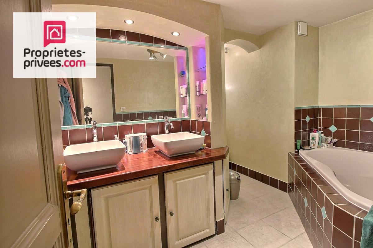 SAINT-ANTONIN-DU-VAR Maison Saint Antonin Du Var avec appartement indépendant 10