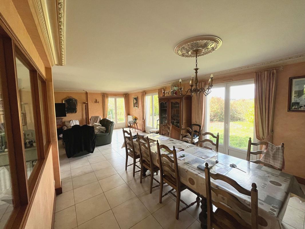 SAINT-JOUAN-DES-GUERETS Maison + Hangar Saint Jouan Des Guerets 8 pièce(s) 193 m2 terrain 8725 M² 4