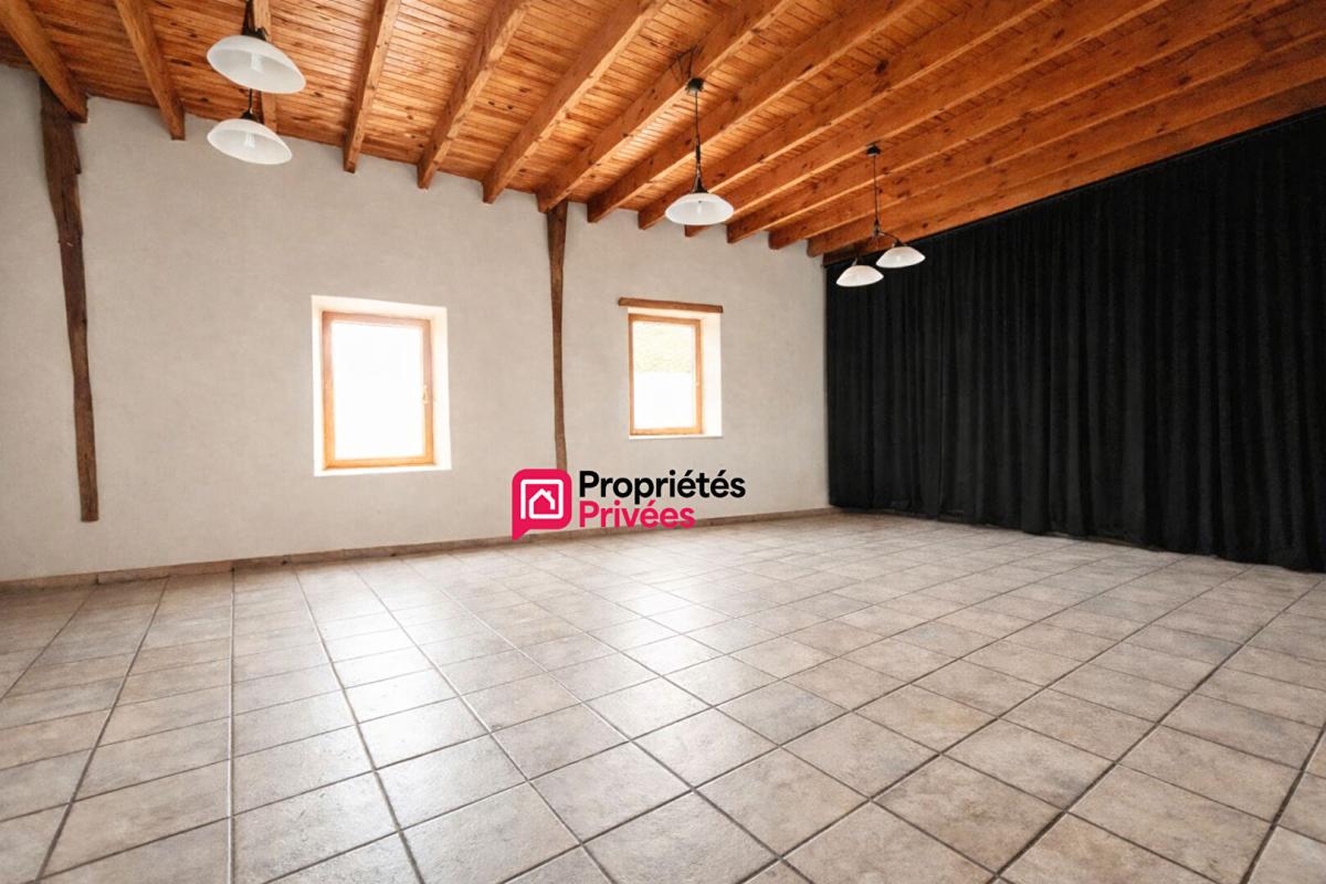 CEYSSAT Maison de caractère en pierre 6 pièces de 300 m2 sur terrain 344 m2 11