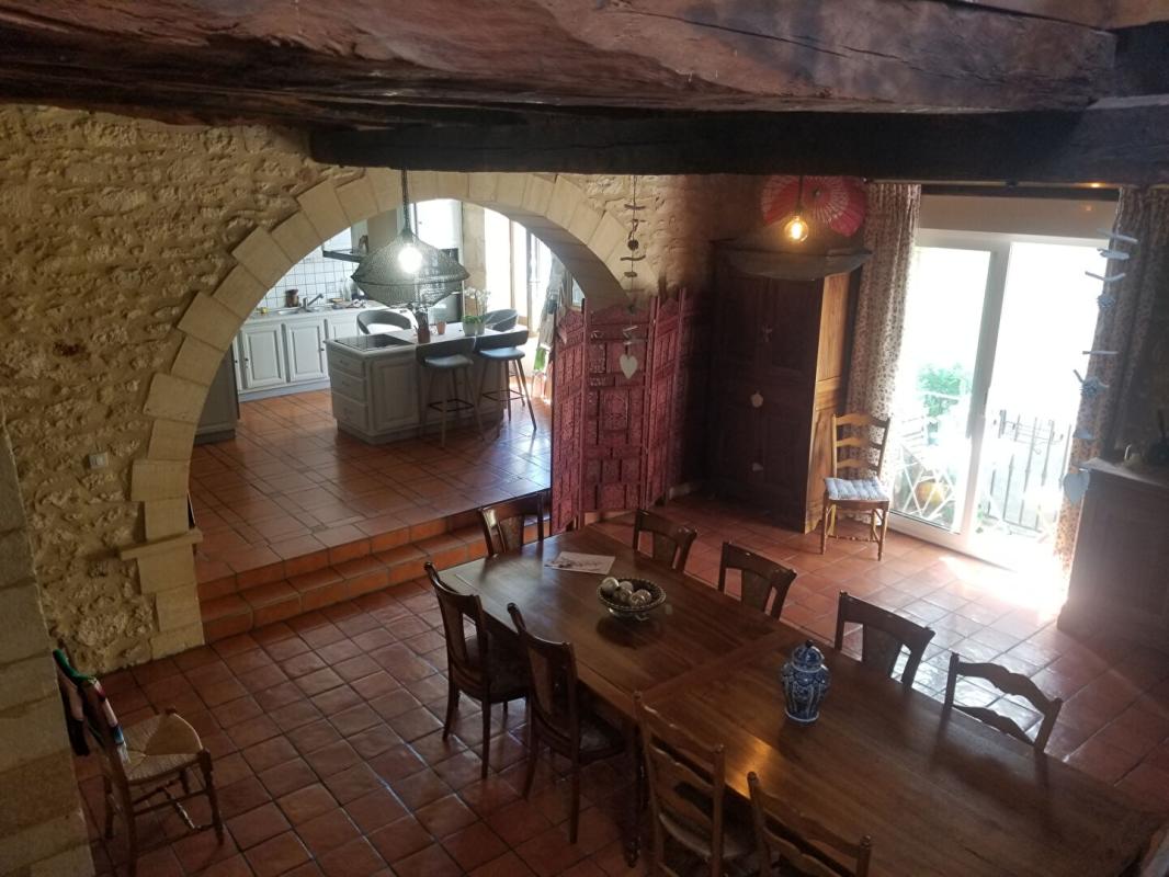 MONTIGNAC Maison de village Montignac Lascaux 6 pièce(s) 195 m2 10