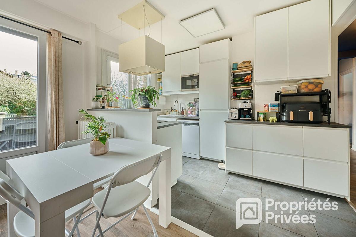 CLAMART Appartement 4 pièces, avec balcon, cave, parking 3