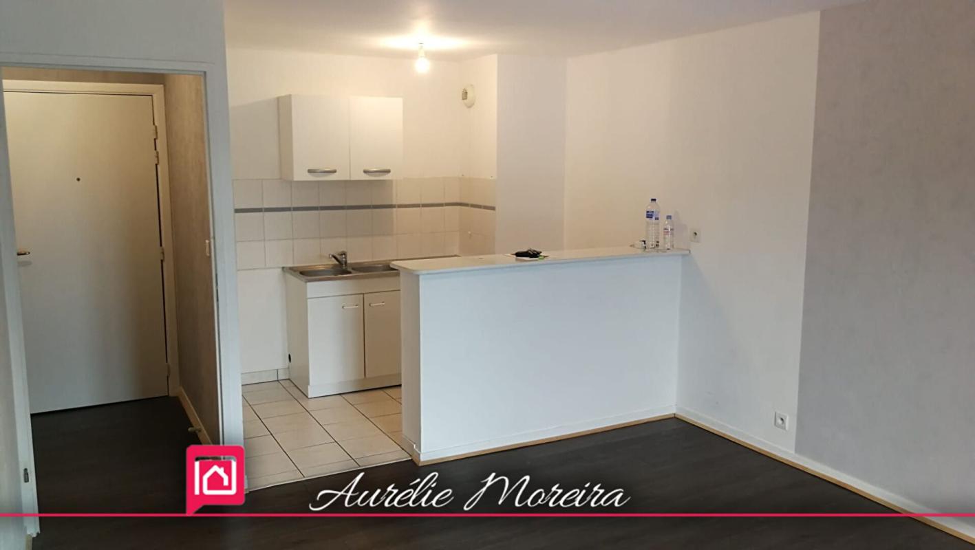 LA CHAUSSEE-SAINT-VICTOR Appartement La Chaussee Saint Victor 2 pièce(s) 40 m2 1