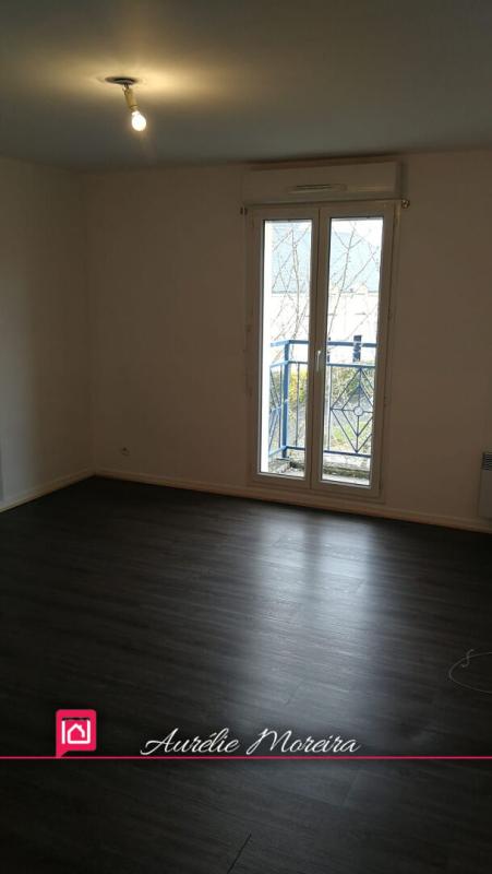 LA CHAUSSEE-SAINT-VICTOR Appartement La Chaussee Saint Victor 2 pièce(s) 40 m2 3