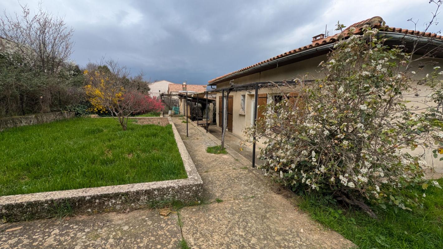 APT Maison rénovée sur Apt 12