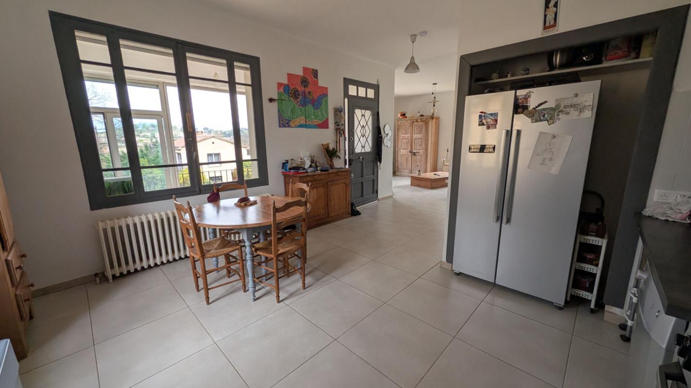 APT Maison rénovée sur Apt 7