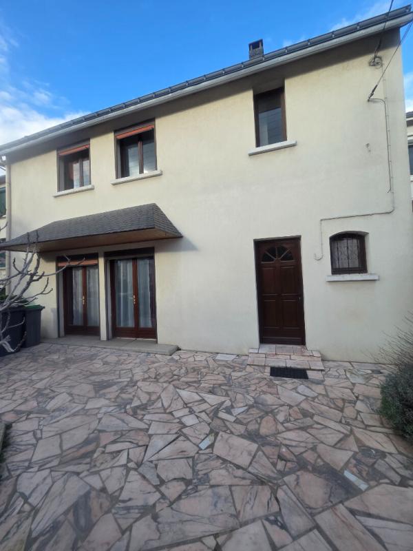 WISSOUS Maison Wissous 8 pièce(s) 135.24 m2 1