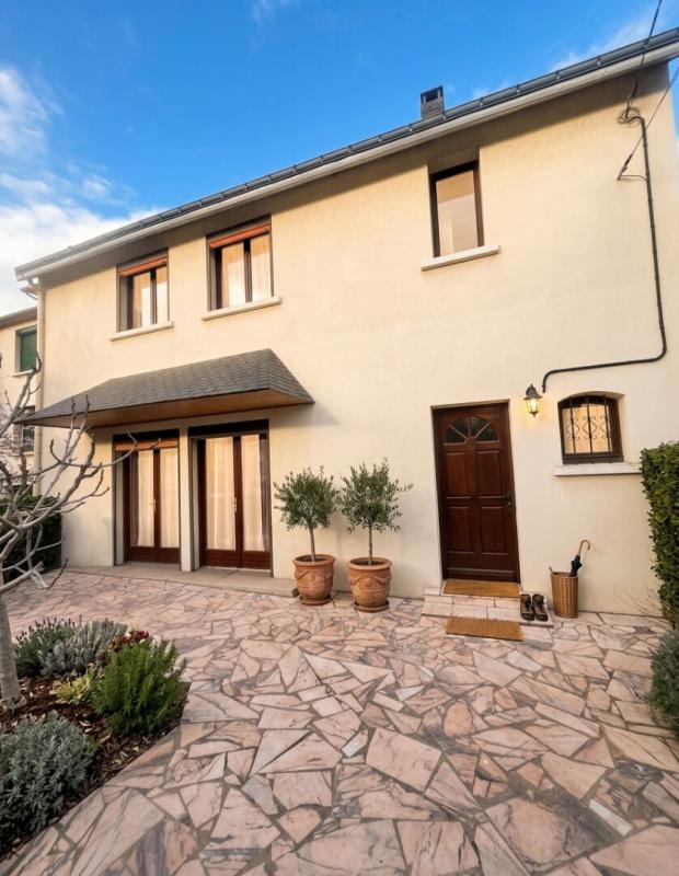 WISSOUS Maison Wissous 8 pièce(s) 135.24 m2 2