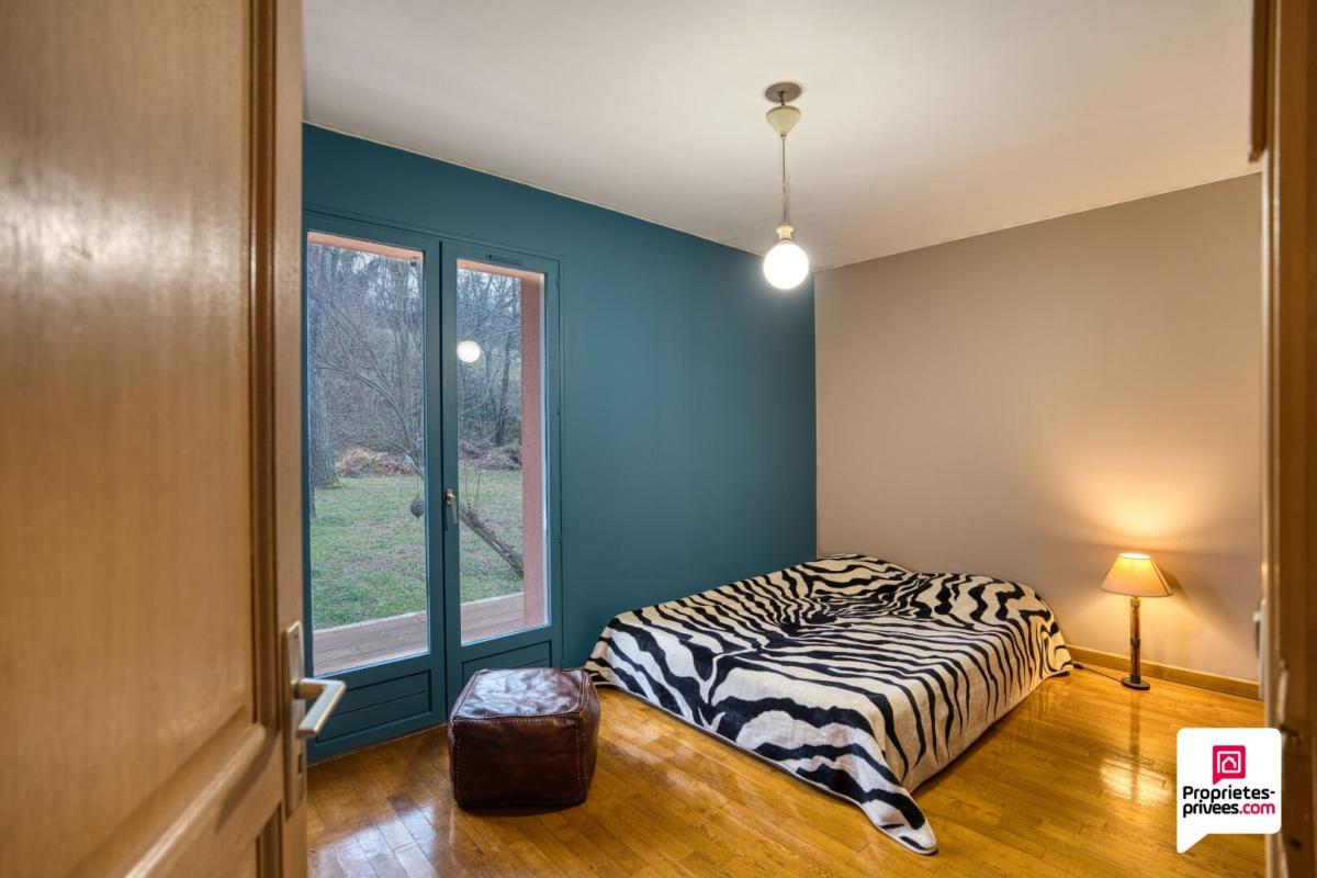 FONTAINES-SAINT-MARTIN Magnifique maison familiale de 158 m2  + sous sol - Terrain  2445 m2 14