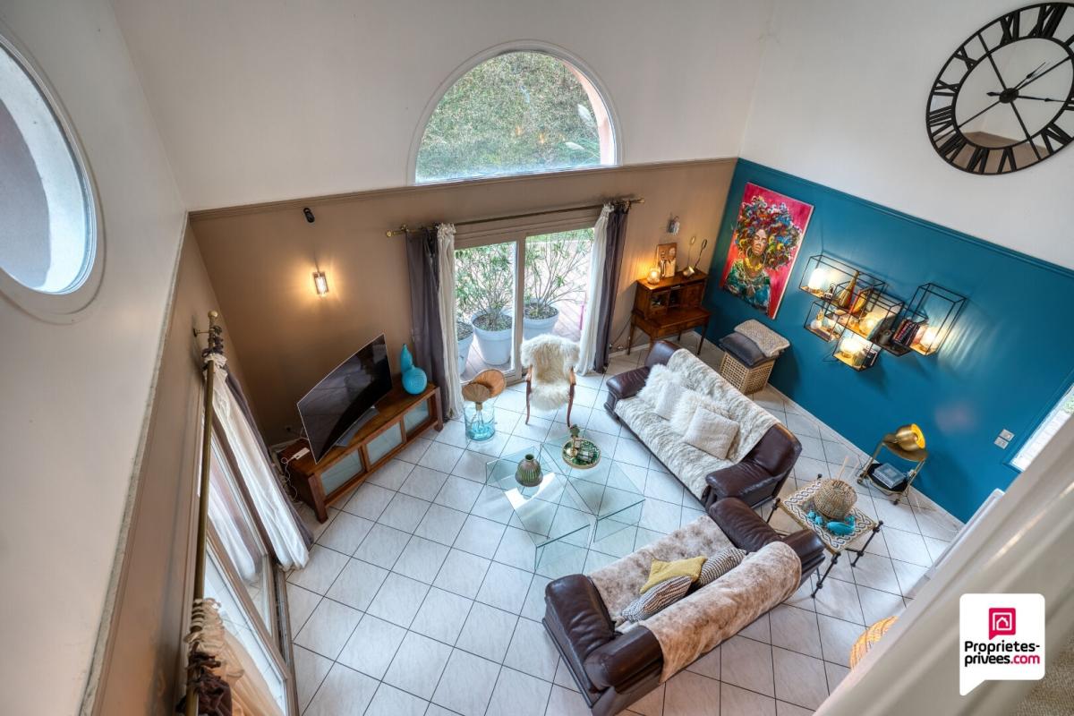 FONTAINES-SAINT-MARTIN Magnifique maison familiale de 158 m2  + sous sol - Terrain  2445 m2 8