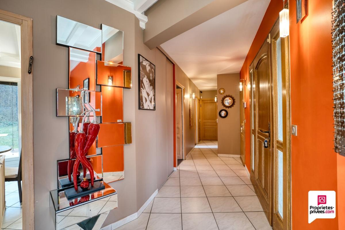 FONTAINES-SAINT-MARTIN Magnifique maison familiale de 158 m2  + sous sol - Terrain  2445 m2 9