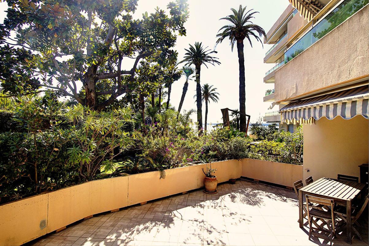 CANNES Cannes Palm Beach - Appartement en rez-de-jardin avec vue mer 1