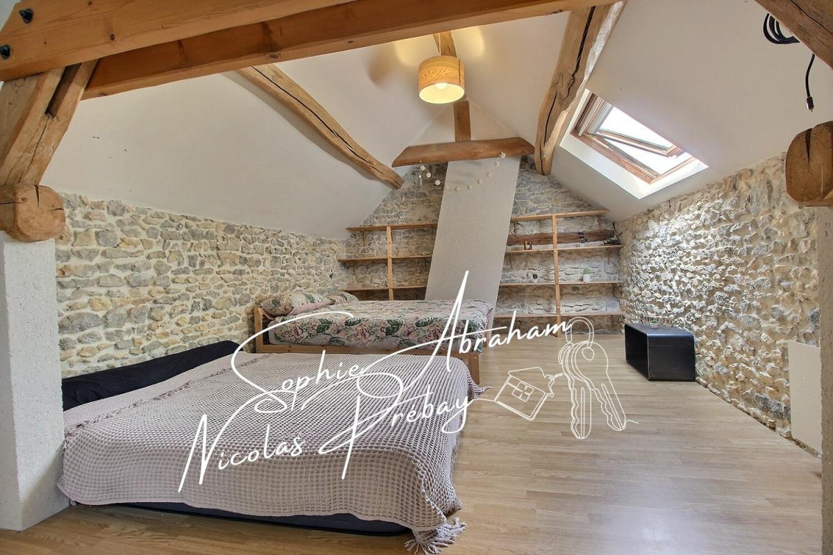 ANGERVILLE Maison en pierres de 6 pièces, 4 chambres avec jardin et terrasse 15