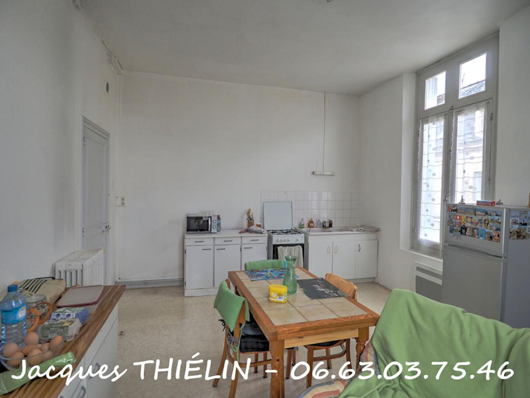 LONGUE-JUMELLES Immeuble de rapport ? Hyper centre de Longué-Jumelles (49160) 8