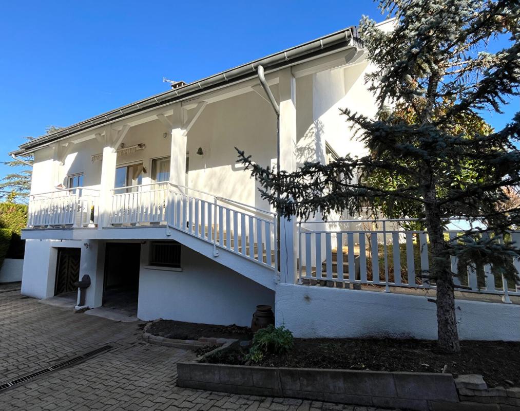 ROMAGNAT Maison d'architecte à Romagnat - 6 pièces -140 m² - Grand terrain 14