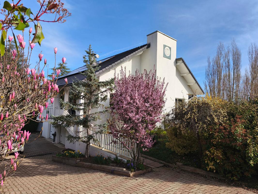ROMAGNAT Maison d'architecte à Romagnat - 6 pièces -140 m² - Grand terrain 15