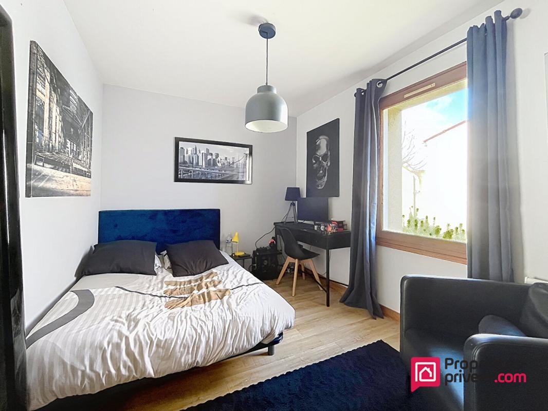 MARSILLY Marsilly - Maison familiale de plain pied de 131m2 sur parcelle de 1000m2 - Piscine - 2 Garages 13