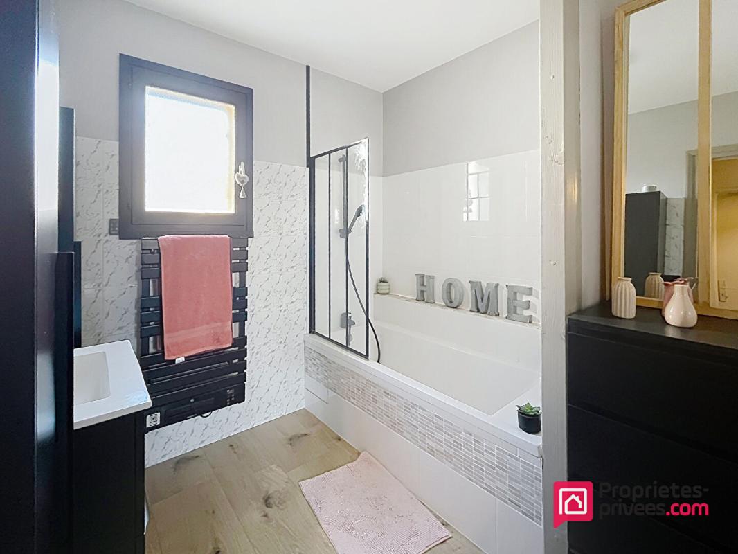 MARSILLY Marsilly - Maison familiale de plain pied de 131m2 sur parcelle de 1000m2 - Piscine - 2 Garages 14