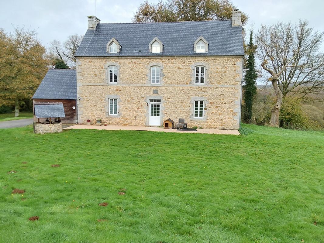 GLOMEL Maison Glomel 5 pièce(s) 171 m2 3