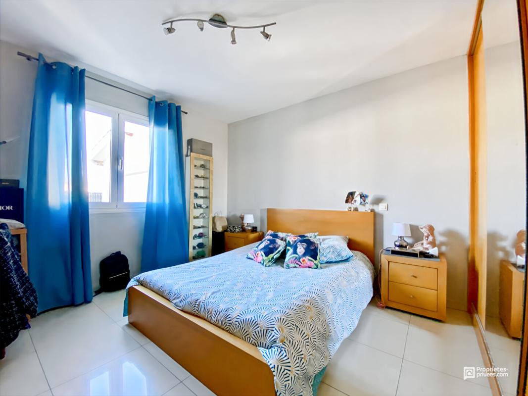 AMBARES-ET-LAGRAVE Maison familiale 150 m² à vendre à Ambarès - 4 chambres - Piscine - Garage - Proche Bordeaux 15