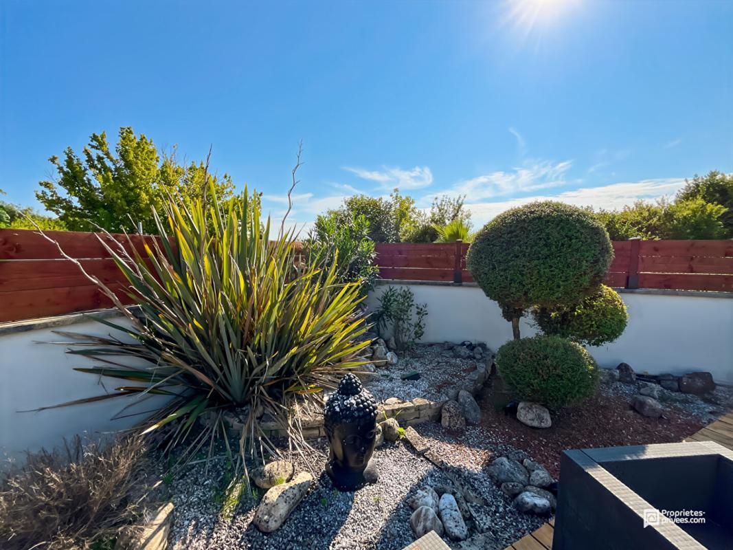 AMBARES-ET-LAGRAVE Maison familiale 150 m² à vendre à Ambarès - 4 chambres - Piscine - Garage - Proche Bordeaux 7