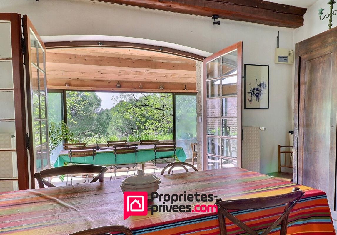 UZES Mas de village avec terrain attenant et piscine 5