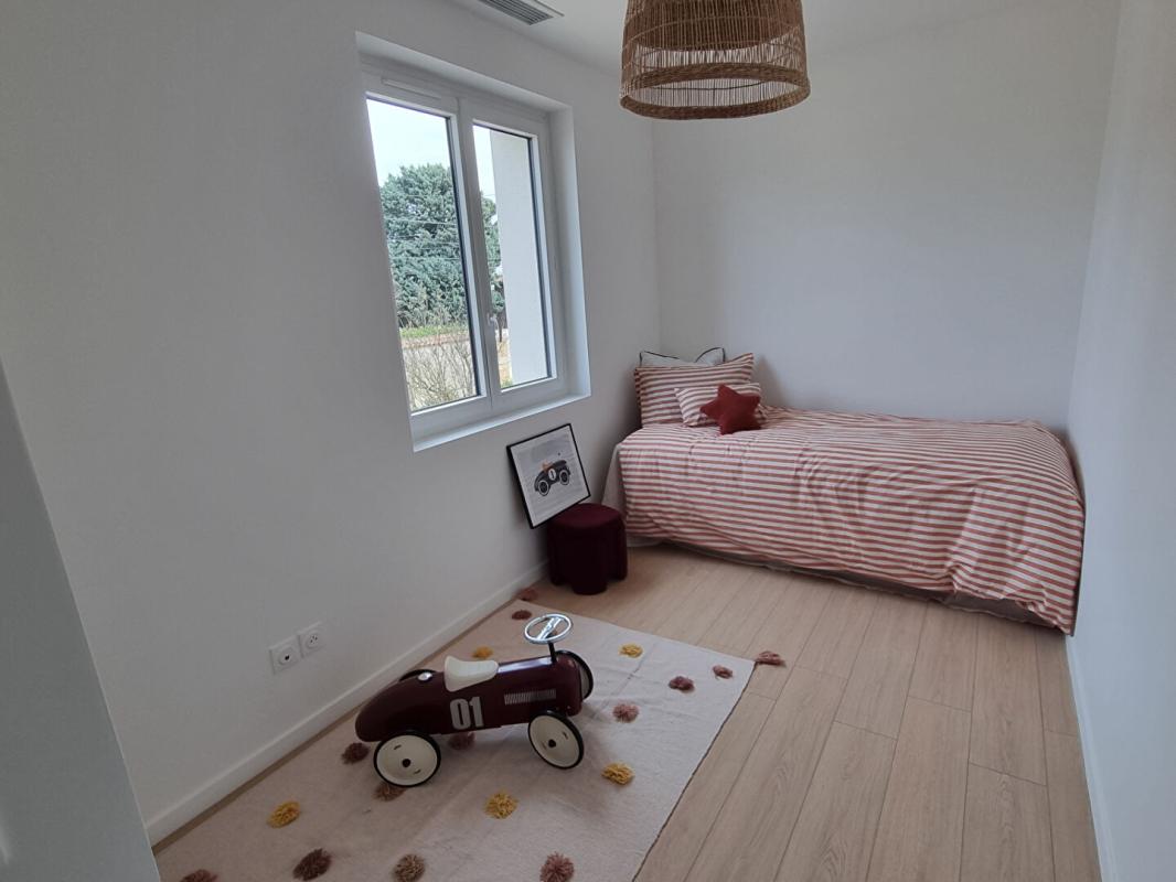 LES CHERES Maison Les Cheres 6 pièces 151 m2, garage, jardin 11