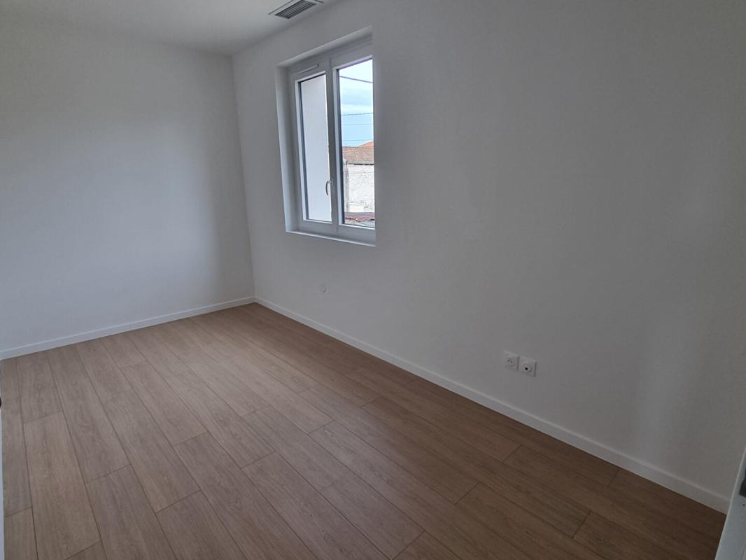 LES CHERES Maison Les Cheres 6 pièces 151 m2, garage, jardin 12