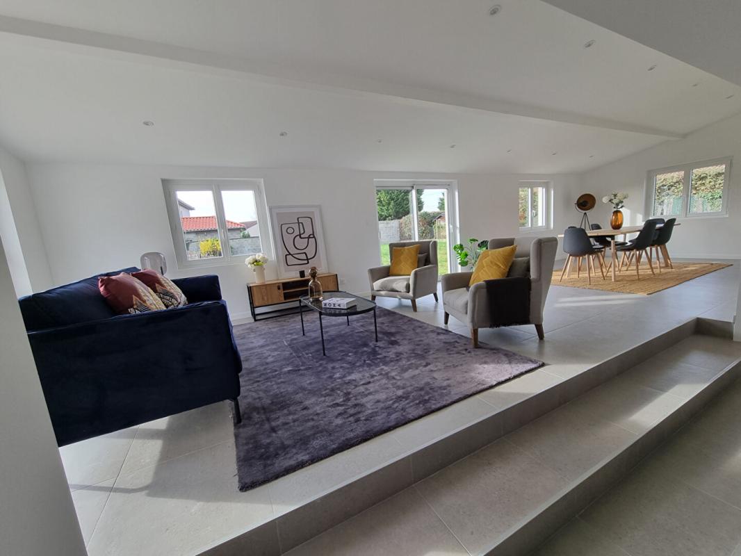 LES CHERES Maison Les Cheres 6 pièces 151 m2, garage, jardin 3