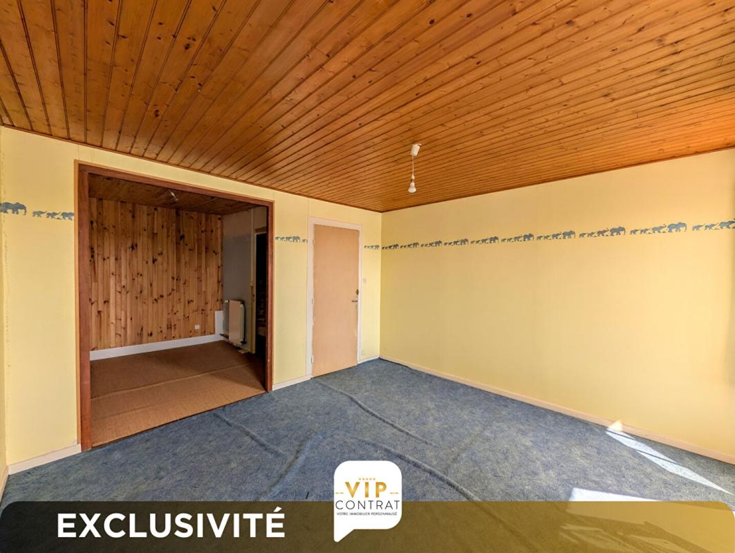 SAINT-VAIZE GARANTIE PROTEC+ 12 MOIS INCLUS ! Maison de ville 4 pièces + garage + jardin 12