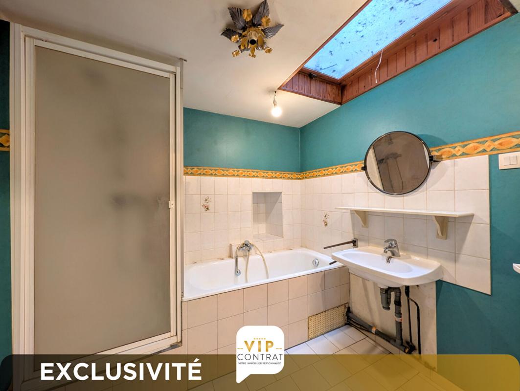 SAINT-VAIZE GARANTIE PROTEC+ 12 MOIS INCLUS ! Maison de ville 4 pièces + garage + jardin 17