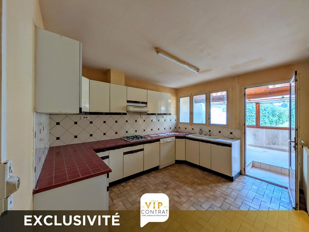 SAINT-VAIZE GARANTIE PROTEC+ 12 MOIS INCLUS ! Maison de ville 4 pièces + garage + jardin 9