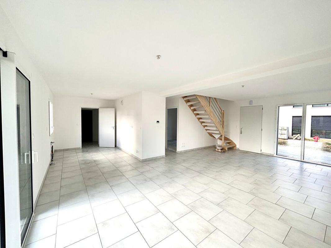 SAINT-MELAINE-SUR-AUBANCE Maison Saint Melaine Sur Aubance 6 pièce(s) 125 m2 4