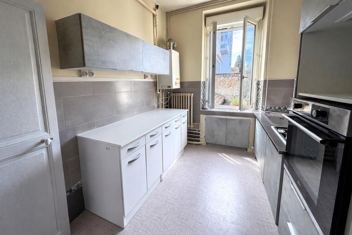 NEVERS Bel appartement dans le centre ville de Nevers 2