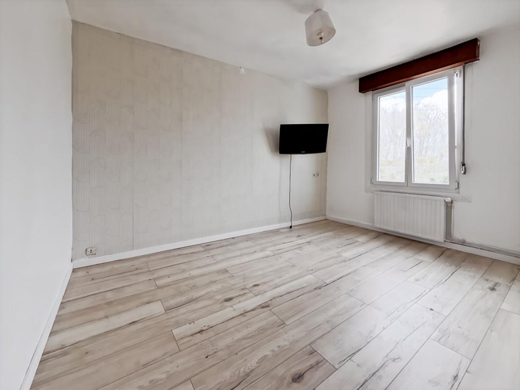 LA CHAPELLE-D'ARMENTIERES Maison 8