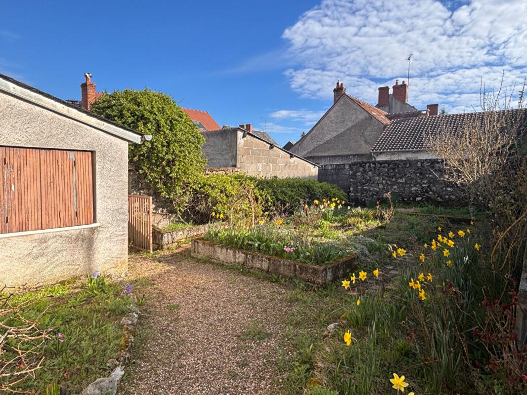 MONT-PRES-CHAMBORD Maison Mont Pres Chambord 5 pièce(s) + dépendances 15