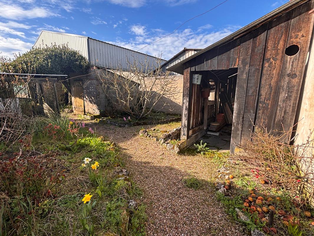 MONT-PRES-CHAMBORD Maison Mont Pres Chambord 5 pièce(s) + dépendances 5