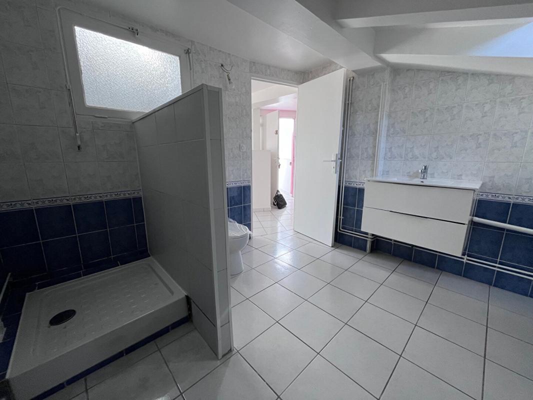 PERPIGNAN Charmant appartement de type loft au dernier étage d'une résidence de standing avec petite terrasse 11